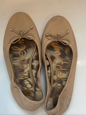 Sam Edelman Beige Leather Ballet Flats with Bow Accent and charm